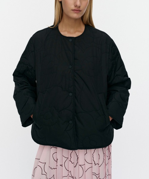 marimekko(マリメッコ)の「【バナー掲載特典付】Kapseli Piirto Unikko / coat(ノーカラーコート・レディース・ブラック・XX-SMALL/X-LARGE/LARGE/MEDIUM/SMALL/X-SMALL)」の3枚目の写真