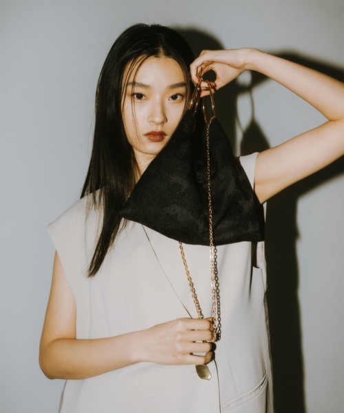 ANDRESD(アンドレスド)の「リングバッグ / Ring Bag(ハンドバッグ・レディース・アイボリー/ブラック・FREE)」の3枚目の写真