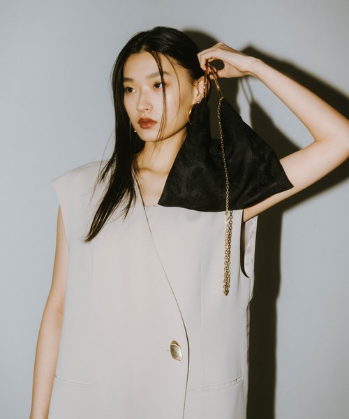 ANDRESD(アンドレスド)の「リングバッグ / Ring Bag(ハンドバッグ・レディース・アイボリー/ブラック・FREE)」の4枚目の写真