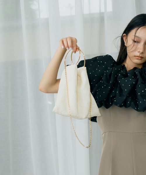 ANDRESD(アンドレスド)の「リングバッグ / Ring Bag(ハンドバッグ・レディース・アイボリー/ブラック・FREE)」の15枚目の写真