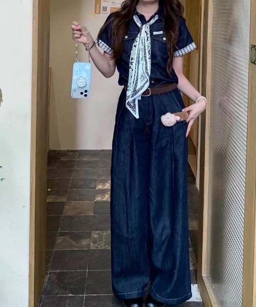 semplice(センプリチェ)の「シャツ × ワイドパンツ デニムセットアップ(セットアップ・レディース・ダークブルー・M/L/S)」の2枚目の写真