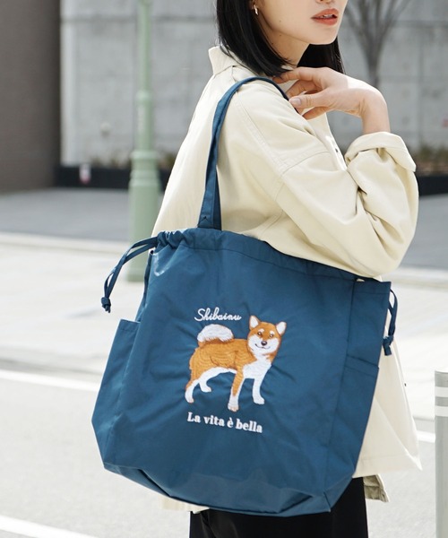 e-zakkamania stores（イーザッカマニアストアーズ）の「アニマル刺繍巾着トートバッグ（トートバッグ・レディース・アイボリー/ブルー/ネイビー/グリーン/グレー/ダークグレー・-）」の5枚目の写真
