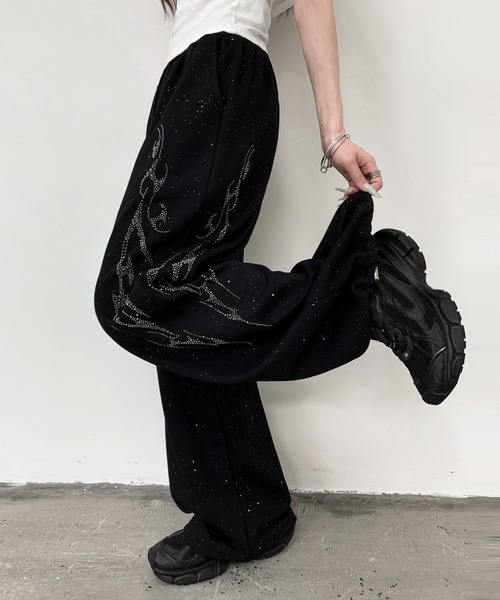 VEILA(ヴェイラ)の「ラインストーン×ラメトライバルワイドスウェットパンツ(その他パンツ・レディース・ブラック・S/M/L)」の6枚目の写真