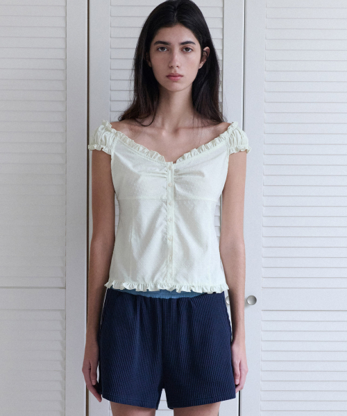 ANDNEEDS（アンドニーズ）の「Ella frill blouse (mint)（シャツ/ブラウス・レディース・その他・FREE）」の2枚目の写真