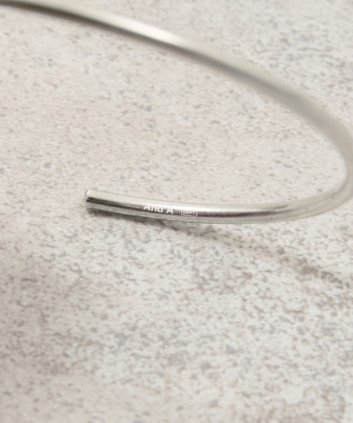 And A(アンドエー)の「And A アンドエー / SVPT BANGLE シルバー925プレーティングバングル / AA-BG-01(バングル/リストバンド・メンズ・シルバー・FREE)」の6枚目の写真