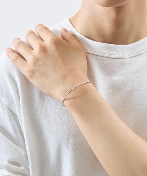 And A(アンドエー)の「And A アンドエー / SVPT BANGLE シルバー925プレーティングバングル / AA-BG-01(バングル/リストバンド・メンズ・シルバー・FREE)」の9枚目の写真