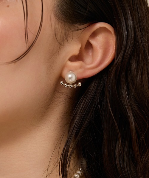 Phoebe(フィービィー)の「【金属アレルギー対応】2wayドロップラインパールバックキャッチピアス/ニッケルフリー 結婚式二次会 セレモニー フォーマル(ピアス(両耳用)・レディース・シルバー/イエローゴールド・FREE)」の2枚目の写真