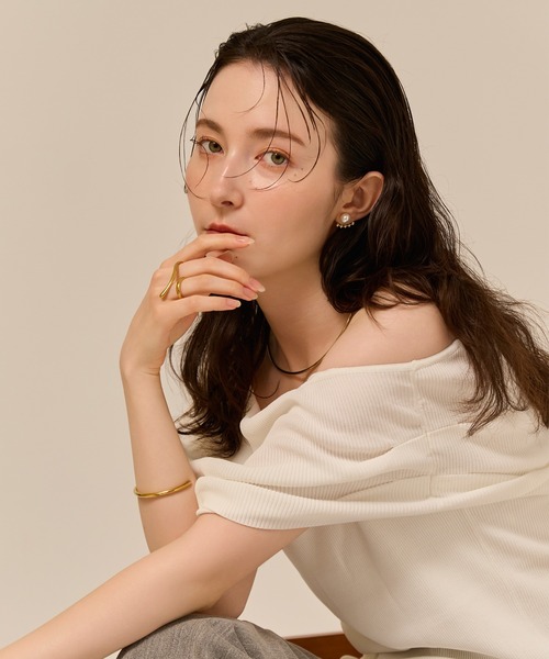 Phoebe(フィービィー)の「【金属アレルギー対応】2wayドロップラインパールバックキャッチピアス/ニッケルフリー 結婚式二次会 セレモニー フォーマル(ピアス(両耳用)・レディース・シルバー/イエローゴールド・FREE)」の18枚目の写真