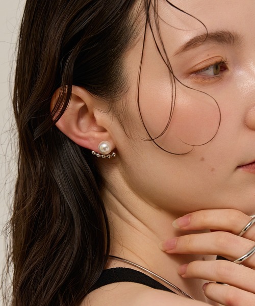 Phoebe(フィービィー)の「【金属アレルギー対応】2wayドロップラインパールバックキャッチピアス/ニッケルフリー 結婚式二次会 セレモニー フォーマル(ピアス(両耳用)・レディース・シルバー/イエローゴールド・FREE)」の4枚目の写真