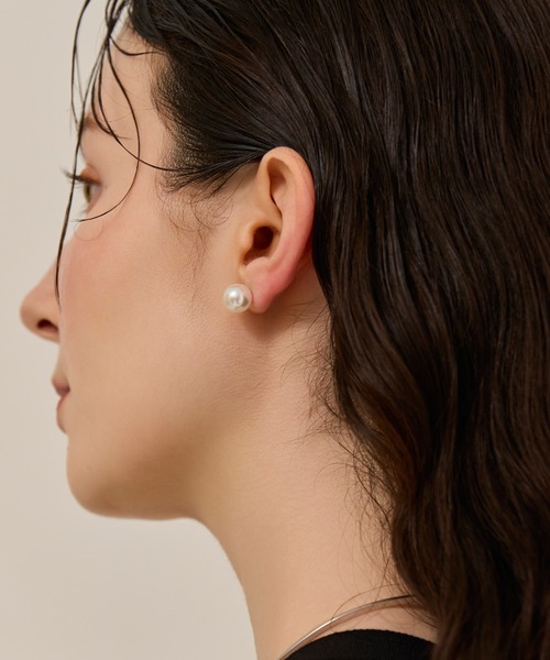 Phoebe(フィービィー)の「【金属アレルギー対応】2wayドロップラインパールバックキャッチピアス/ニッケルフリー 結婚式二次会 セレモニー フォーマル(ピアス(両耳用)・レディース・シルバー/イエローゴールド・FREE)」の8枚目の写真