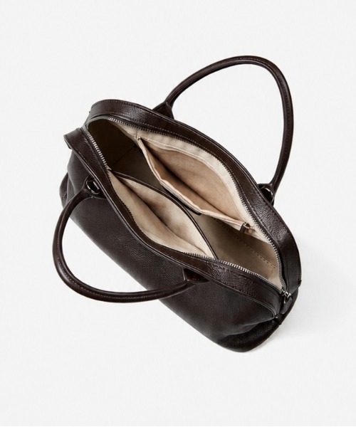 NiiNa(ニーナ)の「【 NiiNa / ニーナ 】高品質牛革2WAYシボ感レザーラウンドボストンバッグ(ボストンバッグ・レディース・ブラック/グレイッシュベージュ/ブラウン・FREE)」の14枚目の写真