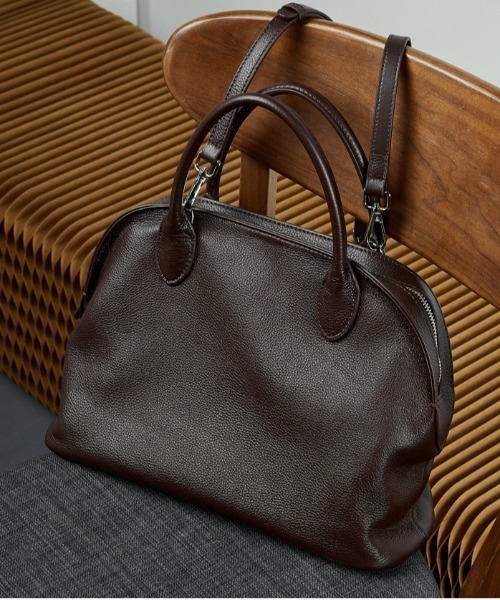 NiiNa(ニーナ)の「【 NiiNa / ニーナ 】高品質牛革2WAYシボ感レザーラウンドボストンバッグ(ボストンバッグ・レディース・ブラック/グレイッシュベージュ/ブラウン・FREE)」の19枚目の写真