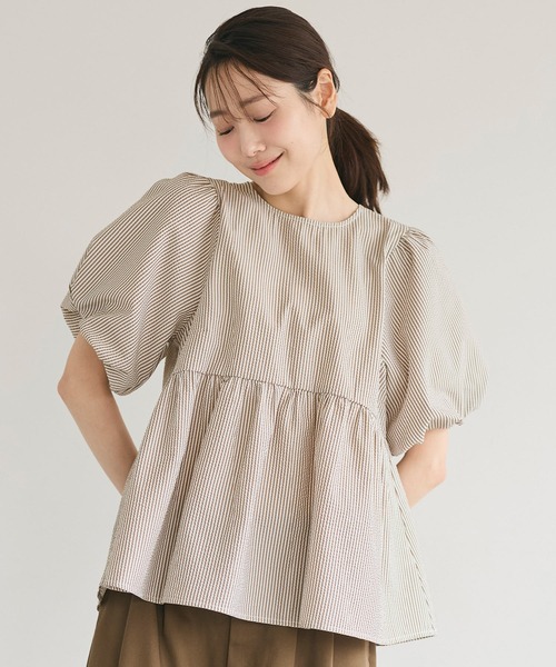 coca(coca)(コカ)の「サッカーストライプバックリボンブラウス(シャツ/ブラウス・レディース・ベージュ/ブルー・L/M/S)」の1枚目の写真