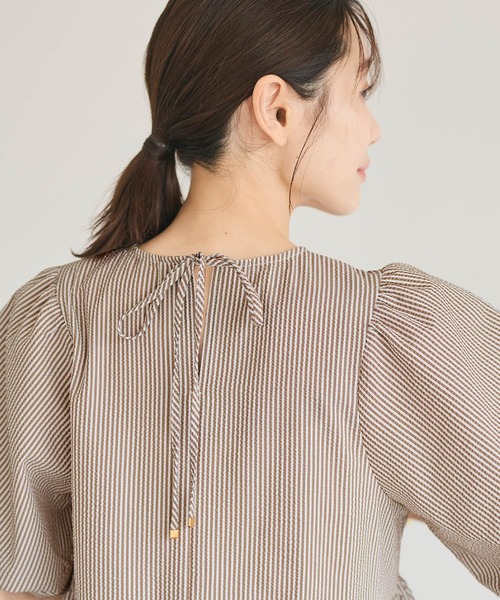 coca(coca)(コカ)の「サッカーストライプバックリボンブラウス(シャツ/ブラウス・レディース・ベージュ/ブルー・L/M/S)」の11枚目の写真