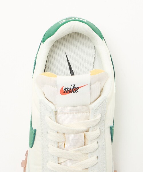 NIKE(ナイキ)の「<NIKE>WAFFLE RACER/スニーカー(スニーカー・レディース・ホワイト・24cm/24.5cm/25cm/25.5cm/26cm)」の7枚目の写真