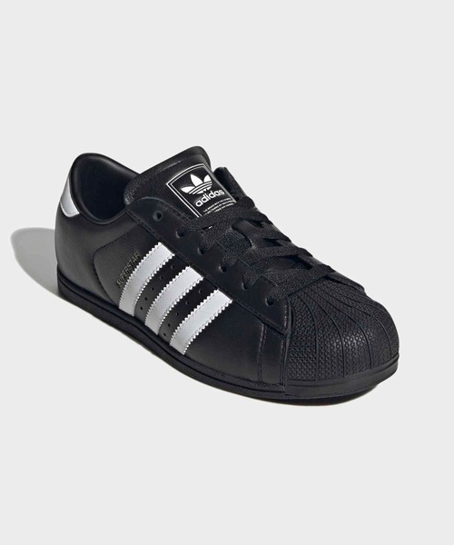 adidas（アディダス）の「スーパースター ロー プロ / SUPERSTAR LO PRO / アディダスオリジナルス adidas Originals（スニーカー・レディース・ブラック・22.0cm/22.5cm/23.0cm/23.5cm/24.0cm/24.5cm/25.0cm/25.5cm/26.0cm/26.5cm/27.0cm/27.5cm/28.0cm）」の4枚目の写真