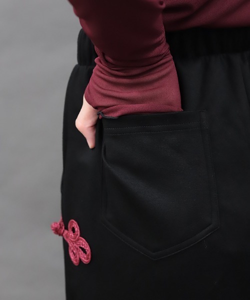 NIBBLE POISON(ニブルポイズン)の「チャイナボタンルーズパンツ(その他パンツ・レディース・ブラック/パープル・MEDIUM)」の7枚目の写真