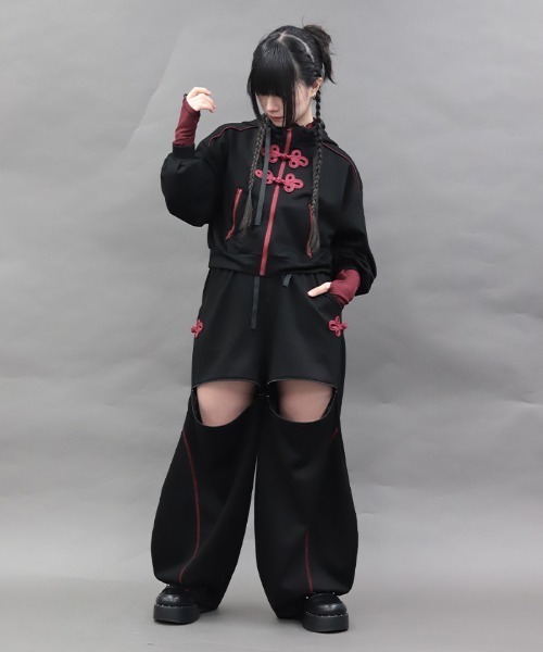 NIBBLE POISON(ニブルポイズン)の「チャイナボタンルーズパンツ(その他パンツ・レディース・ブラック/パープル・MEDIUM)」の5枚目の写真