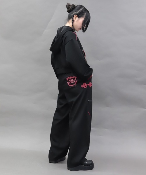 NIBBLE POISON(ニブルポイズン)の「チャイナボタンルーズパンツ(その他パンツ・レディース・ブラック/パープル・MEDIUM)」の4枚目の写真