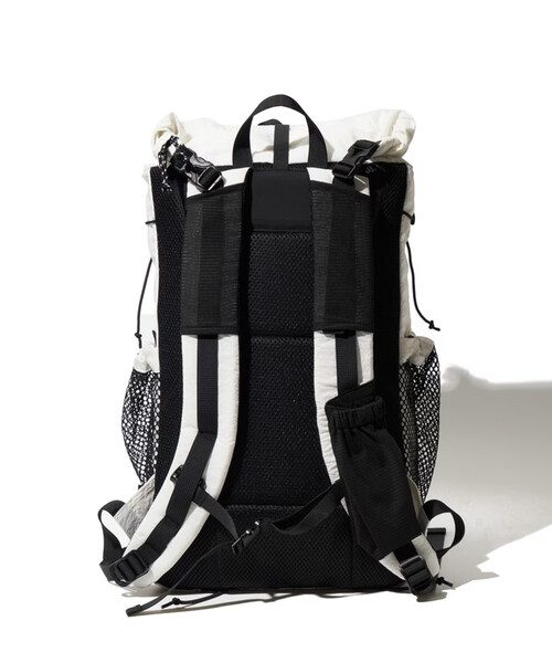 COBMASTER（コブマスター）の「Cobmaster/コブマスター COB-CSR LANDSCAPE ROLLTOP PACK（バックパック/リュック・レディース・ホワイト/ブラック・ONE SIZE）」の7枚目の写真