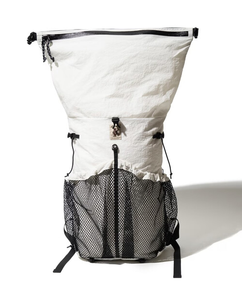 COBMASTER（コブマスター）の「Cobmaster/コブマスター COB-CSR LANDSCAPE ROLLTOP PACK（バックパック/リュック・レディース・ホワイト/ブラック・ONE SIZE）」の8枚目の写真
