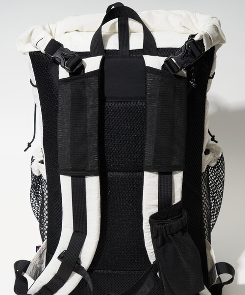 COBMASTER（コブマスター）の「Cobmaster/コブマスター COB-CSR LANDSCAPE ROLLTOP PACK（バックパック/リュック・レディース・ホワイト/ブラック・ONE SIZE）」の14枚目の写真