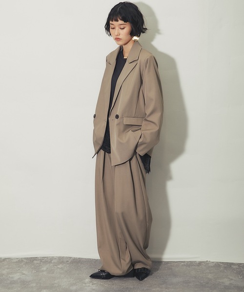ANOTHER S(アナザーエス)の「「セットアップ対応」タックエッグパンツ(スラックス・レディース・ブラック/チャコールグレー/グレイッシュベージュ・FREE)」の8枚目の写真