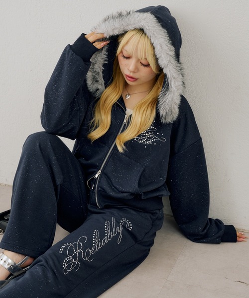 continuer de NICE CLAUP(コンティニューデナイスクラップ)の「NEW空港SET・ファー付パーカー+パンツ(パーカー・レディース・トップグレー/ブラウン/ネイビー/ブラック・FREE)」の4枚目の写真