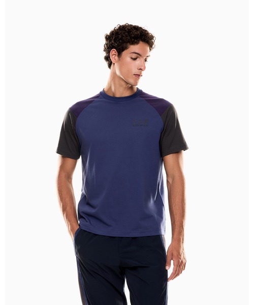 EMPORIO ARMANI EA7(エンポリオアルマーニイーエーセブン)の「<オンライン限定>【エンポリオ アルマーニ EA7】ASV Athletic Colour Block クルーネックTシャツ オーガニックコットン混紡(Tシャツ/カットソー・メンズ・ブルーグリーン/コバルトブルー/ブラック・XX-LARGE/SMALL/MEDIUM/LARGE/X-SMALL/X-LARGE)」の1枚目の写真