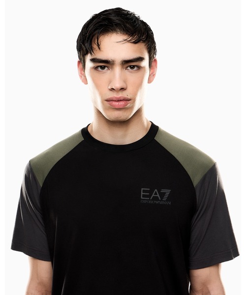 EMPORIO ARMANI EA7(エンポリオアルマーニイーエーセブン)の「<オンライン限定>【エンポリオ アルマーニ EA7】ASV Athletic Colour Block クルーネックTシャツ オーガニックコットン混紡(Tシャツ/カットソー・メンズ・ブルーグリーン/コバルトブルー/ブラック・XX-LARGE/SMALL/MEDIUM/LARGE/X-SMALL/X-LARGE)」の6枚目の写真