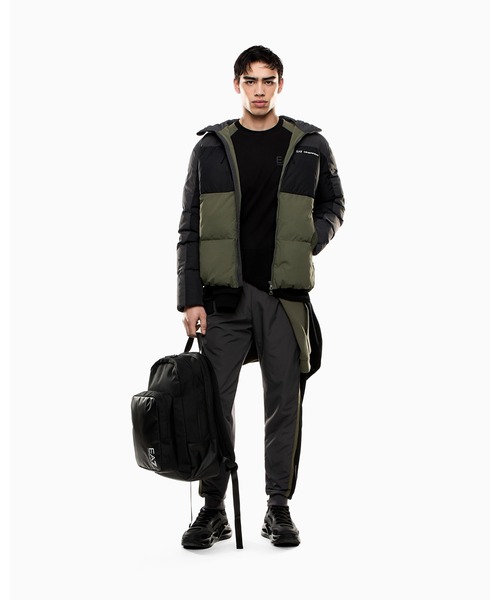 EMPORIO ARMANI EA7(エンポリオアルマーニイーエーセブン)の「<オンライン限定>【エンポリオ アルマーニ EA7】ASV Athletic Colour Block クルーネックTシャツ オーガニックコットン混紡(Tシャツ/カットソー・メンズ・ブルーグリーン/コバルトブルー/ブラック・XX-LARGE/SMALL/MEDIUM/LARGE/X-SMALL/X-LARGE)」の8枚目の写真