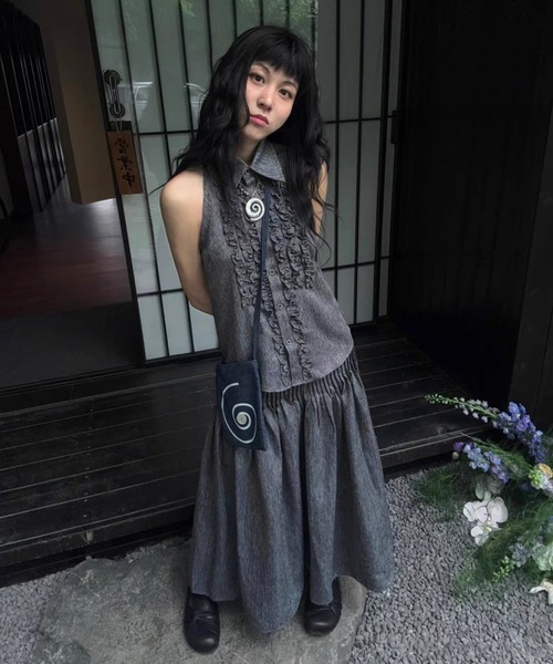 FAVORITO(ファヴォリート)の「襟付きフリルトップススカートセットアップ(セットアップ・レディース・グレー・S/M/L)」の12枚目の写真