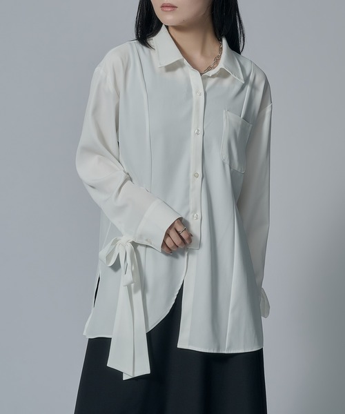 Ellno de Mavie(エルノデメヴィ)の「アシンメトリーリボンシャツ(シャツ/ブラウス・レディース・オフホワイト/ブラック・FREE)」の1枚目の写真