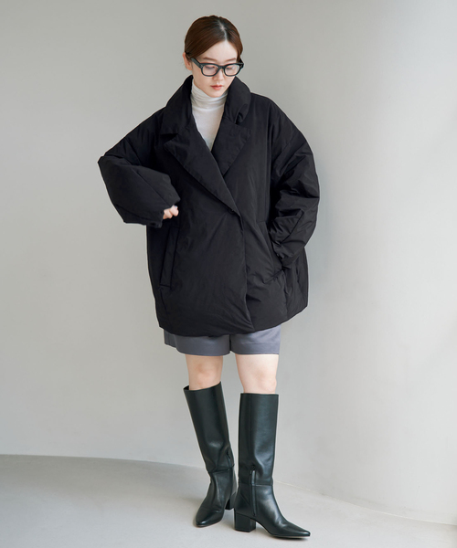 IENA(イエナ)の「《追加3/一部店舗限定カラーあり》ARTIROSA撥水テイラーコクーンダウン(ダウンジャケット/コート・レディース・チャコールグレー/ブラック・38/36/34)」の3枚目の写真