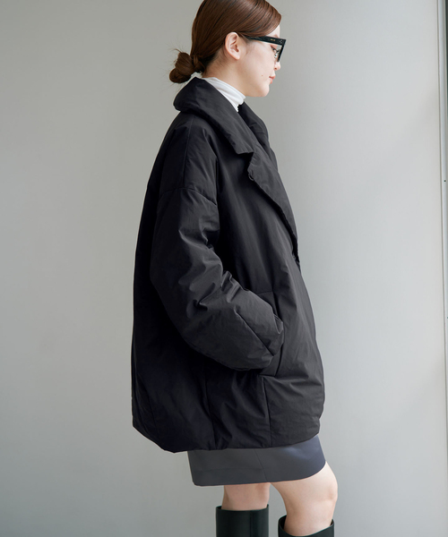 IENA(イエナ)の「《追加3/一部店舗限定カラーあり》ARTIROSA撥水テイラーコクーンダウン(ダウンジャケット/コート・レディース・チャコールグレー/ブラック・38/36/34)」の10枚目の写真