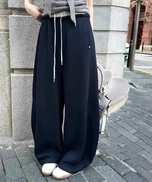 Vipoa(ヴィポア)の「Color layer loose sweat pants(スウェットパンツ・レディース・ライトグレー/グレー/ネイビー/ブラウン・FREE)」の4枚目の写真