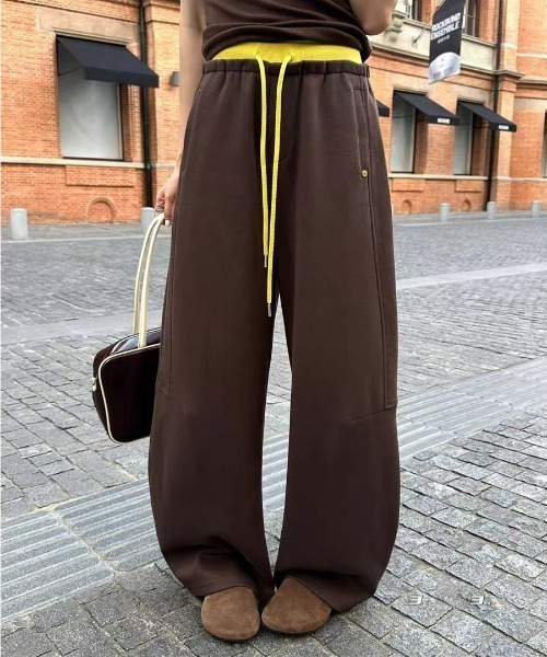 Vipoa(ヴィポア)の「Color layer loose sweat pants(スウェットパンツ・レディース・ライトグレー/グレー/ネイビー/ブラウン・FREE)」の3枚目の写真