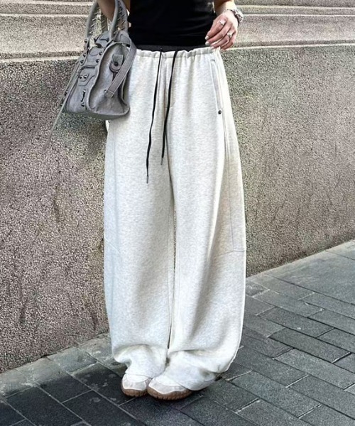 Vipoa(ヴィポア)の「Color layer loose sweat pants(スウェットパンツ・レディース・ライトグレー/グレー/ネイビー/ブラウン・FREE)」の1枚目の写真