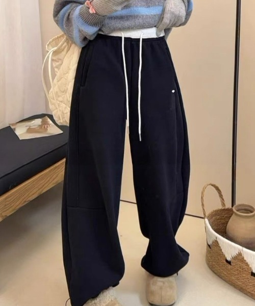 Vipoa(ヴィポア)の「Color layer loose sweat pants(スウェットパンツ・レディース・ライトグレー/グレー/ネイビー/ブラウン・FREE)」の14枚目の写真