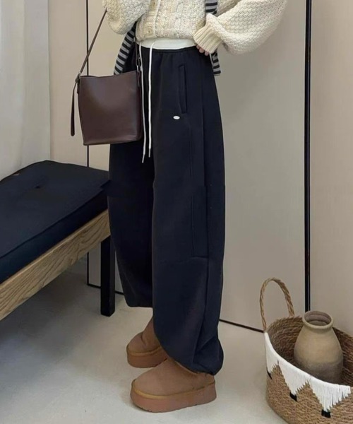 Vipoa(ヴィポア)の「Color layer loose sweat pants(スウェットパンツ・レディース・ライトグレー/グレー/ネイビー/ブラウン・FREE)」の13枚目の写真