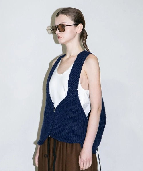 my beautiful landlet(マイビューティフルランドレット)の「【my beautiful landlet】JAPAN HAND KNITTED BAG VEST(ベスト・メンズ・ブラック/ブルー/オリーブ・FREE)」の16枚目の写真