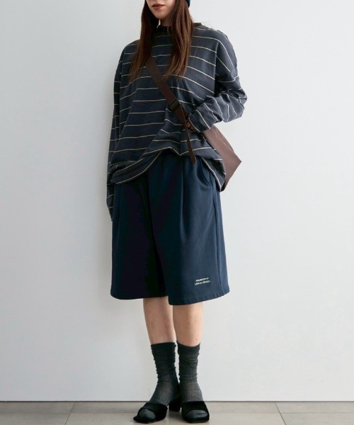 anuke（アンヌーク）の「[anuke/アンヌーク] マルチボーダー ルーズシルエットロングスリーブTシャツ（Tシャツ/カットソー・レディース・チャコールグレー/ブラウン・F）」の13枚目の写真