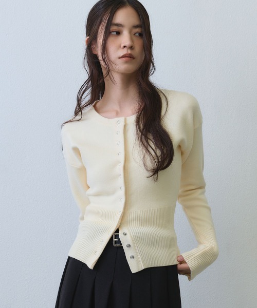 Clum（クルム）の「rib button knit cardigan / リブ切り替えボタンニットカーディガン（ニット/セーター・レディース・アイボリー/カーキ・SMALL/MEDIUM）」の5枚目の写真