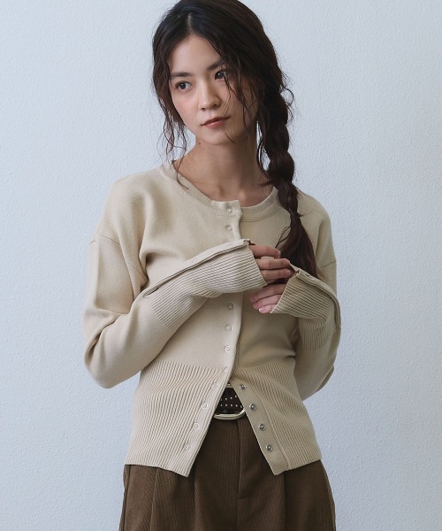 Clum（クルム）の「rib button knit cardigan / リブ切り替えボタンニットカーディガン（ニット/セーター・レディース・アイボリー/カーキ・SMALL/MEDIUM）」の7枚目の写真