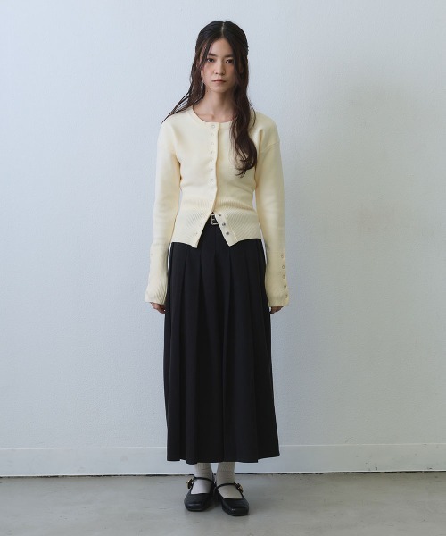 Clum（クルム）の「rib button knit cardigan / リブ切り替えボタンニットカーディガン（ニット/セーター・レディース・アイボリー/カーキ・SMALL/MEDIUM）」の9枚目の写真