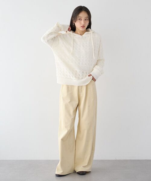 earth music&ecology(アースミュージックアンドエコロジー)の「コーデュロイ刺繍ワイドパンツ(その他パンツ・レディース・アイボリー・S/M)」の5枚目の写真
