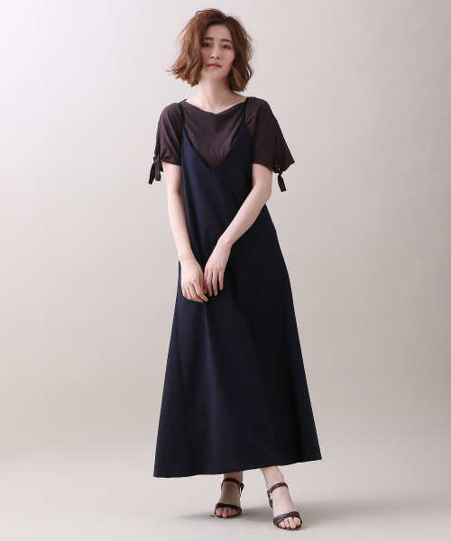 Abahouse Devinette(ドゥヴィネット)の「サテンストレッチワンピース(ワンピース・レディース・ネイビー/ブラウン・2)」の2枚目の写真