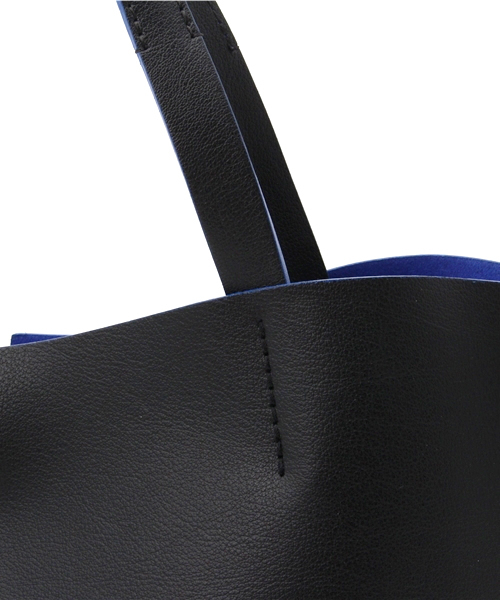 GIANNI CHIARINI(ジャンニ キアリーニ)の「GIANNI CHIARINI ウラオモテ配色トートバッグ◆(トートバッグ・レディース・ブラック/アイボリー/ブルー・FREE)」の15枚目の写真