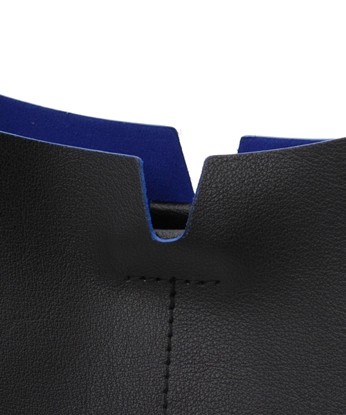 GIANNI CHIARINI(ジャンニ キアリーニ)の「GIANNI CHIARINI ウラオモテ配色トートバッグ◆(トートバッグ・レディース・ブラック/アイボリー/ブルー・FREE)」の16枚目の写真
