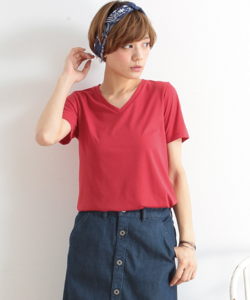 earth music&ecology（アースミュージックアンドエコロジー）の「ＶネックベーシックＴシャツ（Tシャツ/カットソー・レディース・ベージュ/ネイビー/ブラック/カーキ/ブルー/レッド・SMALL/MEDIUM）」の6枚目の写真